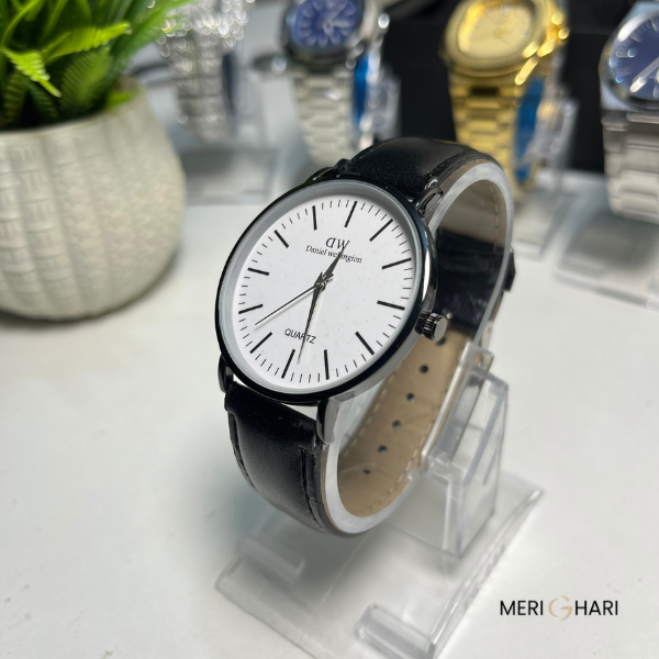 Daniel Wellington Classic Quartz Watch – Minimalist White Dial with Black Leather Strap