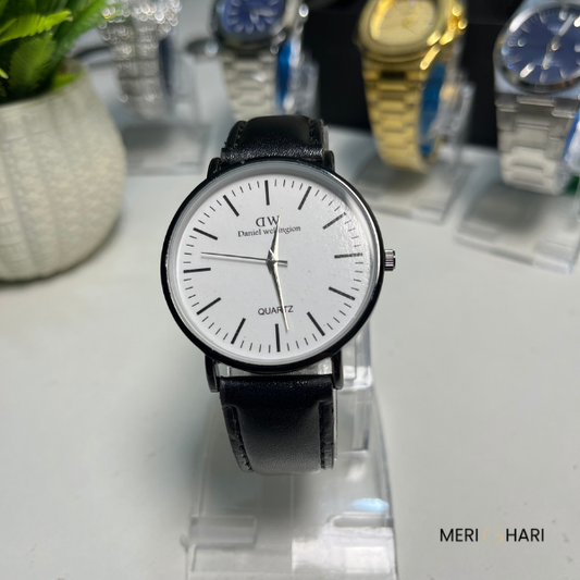 Daniel Wellington Classic Quartz Watch – Minimalist White Dial with Black Leather Strap